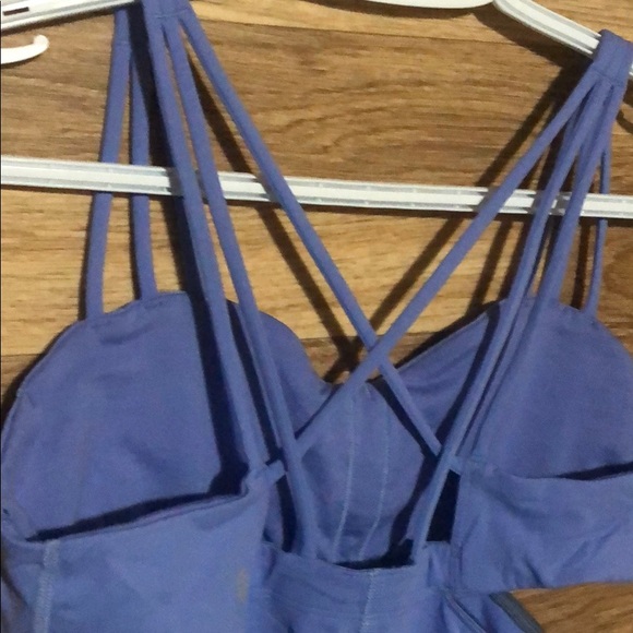 Lululemon work out tank size 8 - Picture 4 of 5